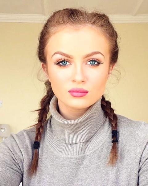 Maisie Smith. _ AS i -
