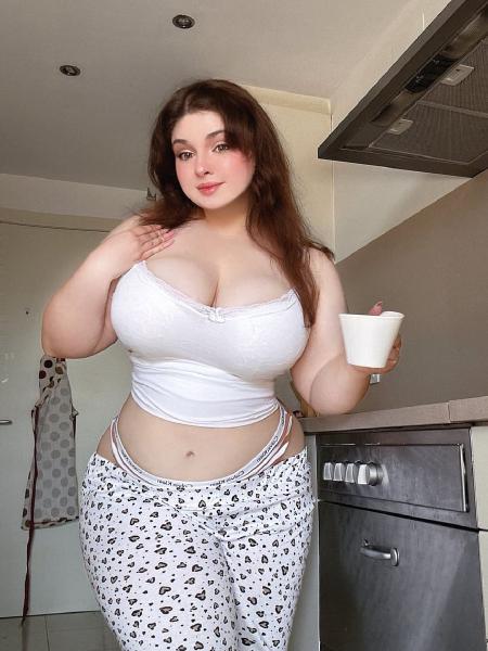 Left or right? gt; lt; eo oie d : ea mm om we a s 3