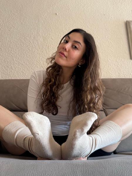 I love wearing withe socks dq bY i - Es nn a fy a v o in R